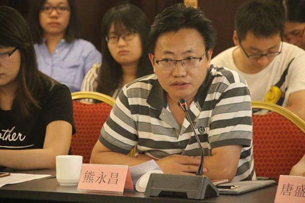 莫言建议12年基础教育学制改10年 专家：无知无畏
