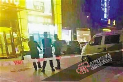 璧山一KTV楼下有人朝天开枪 警方勘查案发现场。 网络图片