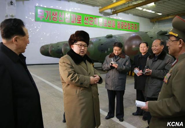 解析:朝鲜核武器和洲际导弹