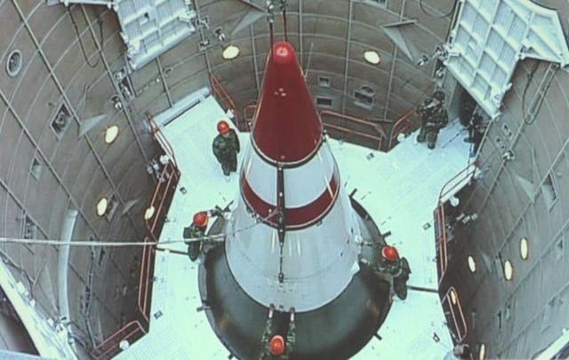 中国核武库尚难威慑美国 应增加核弹超过英法