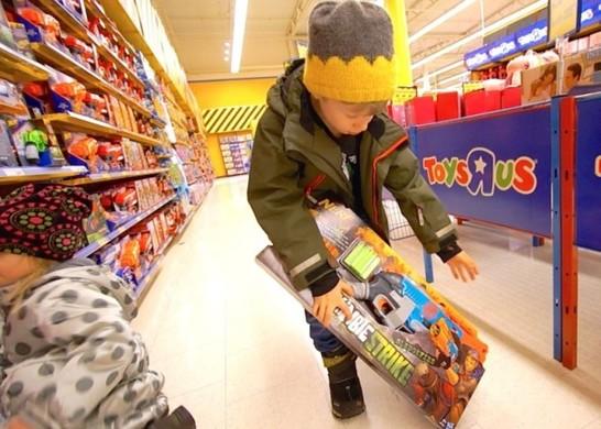 巴黎恐袭后武器变敏感，玩具反斗城玩具枪在法全面下架。