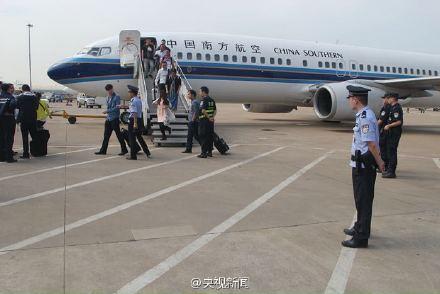 武汉机场一航班遭受虚假炸弹威胁 警方调查(图)