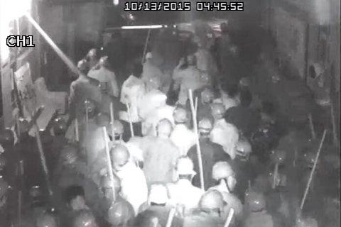 济南上百持械男子凌晨闯入小区 冲突中一人身亡