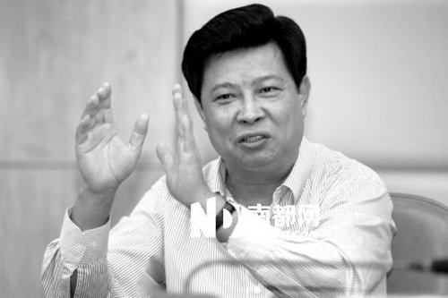 凌月明图片