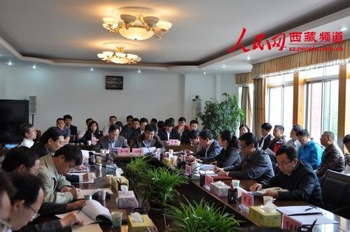 7月24日上午,清华大学西藏基层工作毕业生座谈会在拉萨召开。刘之爽 摄
