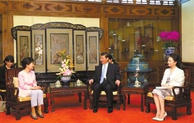 Yesterday, national chairman Xi Jinping interviews Korea president Piao Jinhui in house of Beijing Diaoyutai state guest. Hair of Xinhua News Agency