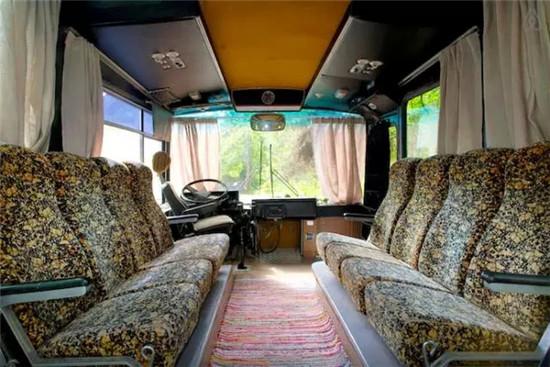 改造|把报废老巴士改成房车