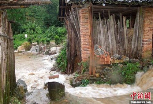 桂黔湘鄂等6省局地今日有100至150毫米大暴雨