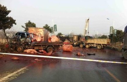 安徽六安13车连环相撞致3人死亡10余人受伤