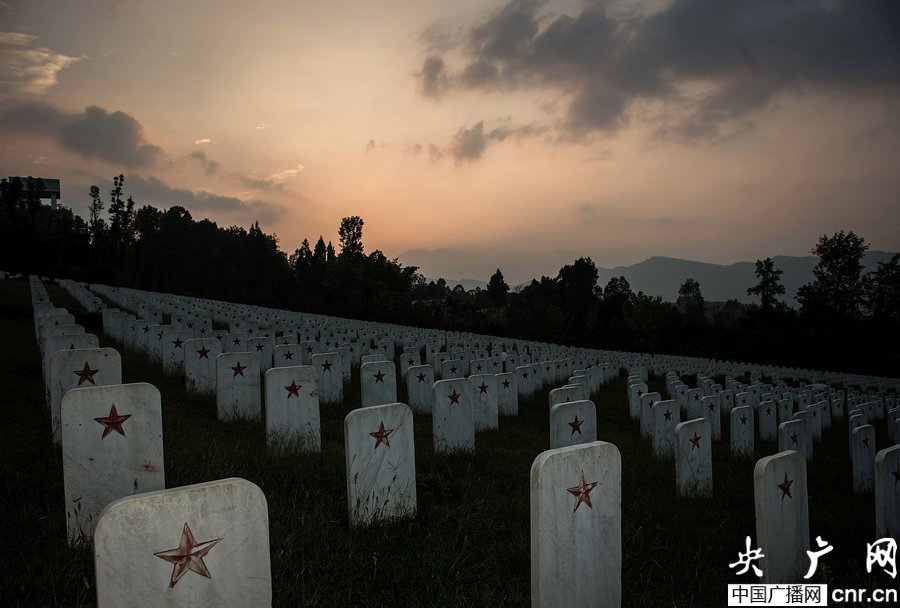 组图:全国最大红军烈士陵园迎首个烈士纪念日_新闻