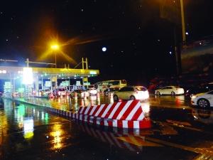 江苏高速免费政策首次因雨雪延长3小时(图)