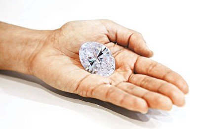 稀世巨型钻石将在香港拍卖估价2.7亿港元（图）