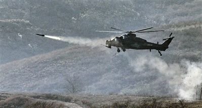 陆航旅直-10武装直升机发射新型对地导弹
