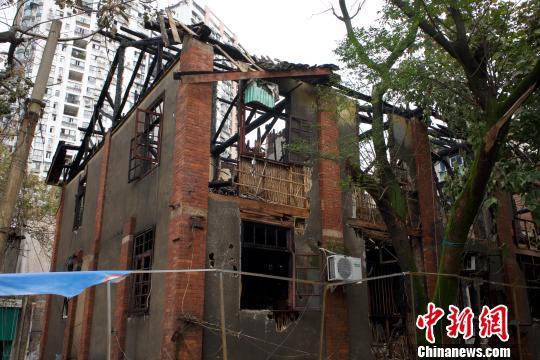 重庆原重棉一厂职工房凌晨起火 造成3人轻伤