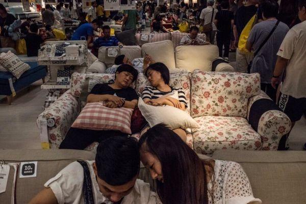 外媒称中国人爱去宜家睡觉：随时入睡“天赋异禀”