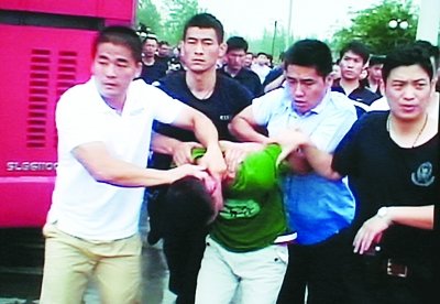 南京警方证实大巴劫持案嫌犯被击伤并未击毙
