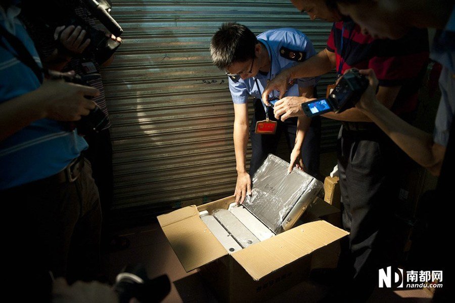 黑作坊翻新旧货 假冒品牌电脑图片