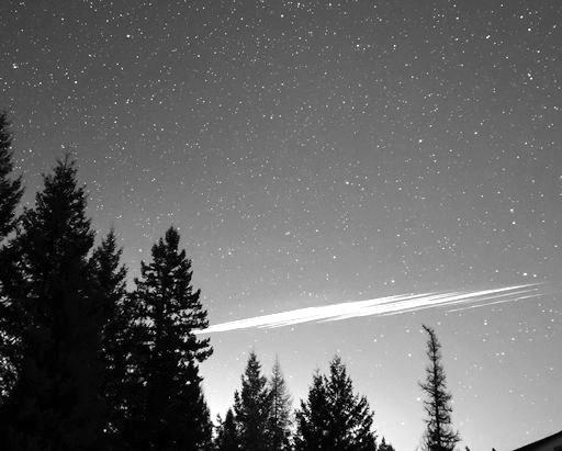 NASA：来自中国的火箭碎片照亮美国西部天空