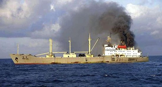 中国一艘货船起火 64名船员全部获日本海保解救