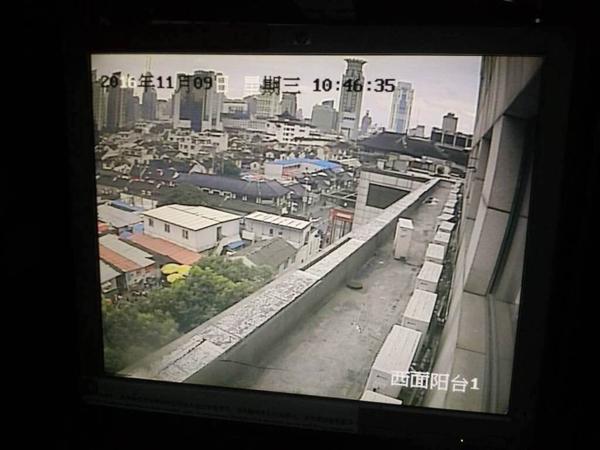 上海一酒店外墙探头拍女顾客睡觉过程 称被风吹歪