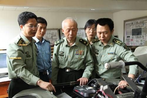 中央军委为坦克火控专家臧克茂记一等功(图)_新闻_腾讯网