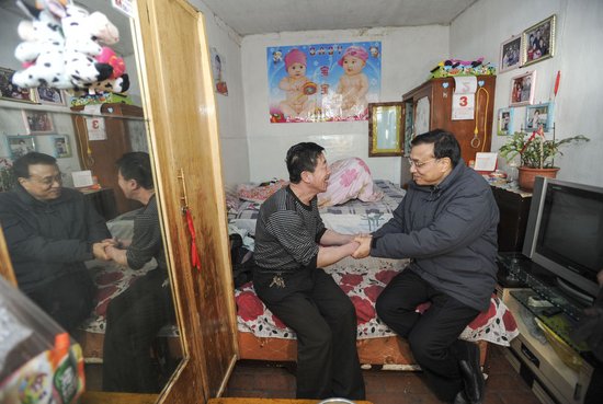 李克强懂农情会抓土看地 常年阅读英文书刊