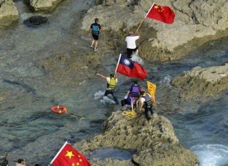 罗援少将：要把五星红旗插到钓鱼岛海底