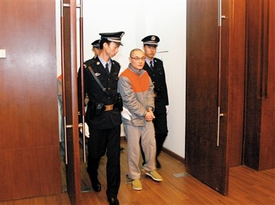 北京摔童案证人:韩磊摔童时喊什么孩子不孩子