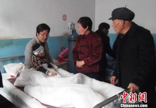 甘肃正宁幼儿园校车事故货车司机被控制(图)
