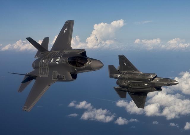 日本对外高调展示首架F-35战机 计划采购42架