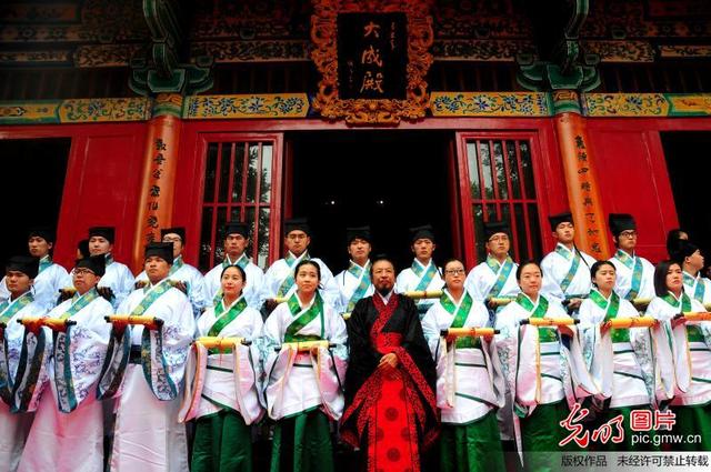 河北美术学院毕业典礼 师生着汉服授学位(图)_新闻_腾讯网