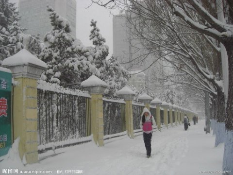 冬季雪后养生:睡前热水泡脚暖胃御寒