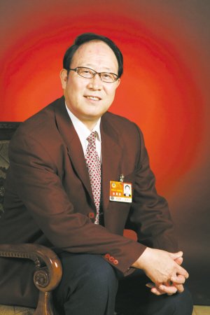 河北委员:公共体育设施应免费向老年人开放