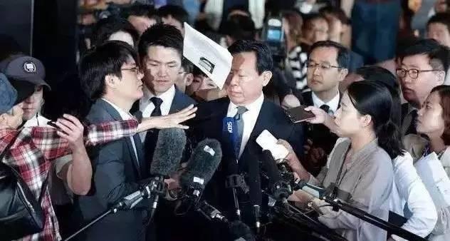 乐天与安倍关系密切 遭韩国人质疑姓日还是姓韩