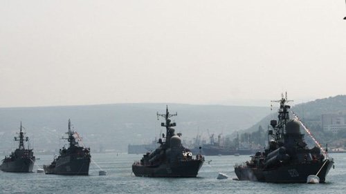 俄罗斯十余艘战舰开赴叙水域 或撤出在叙俄国民_新闻_腾讯网