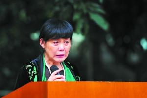 阿姨鱼骨卡喉险送命 女生放弃面试相助终脱险(图)1