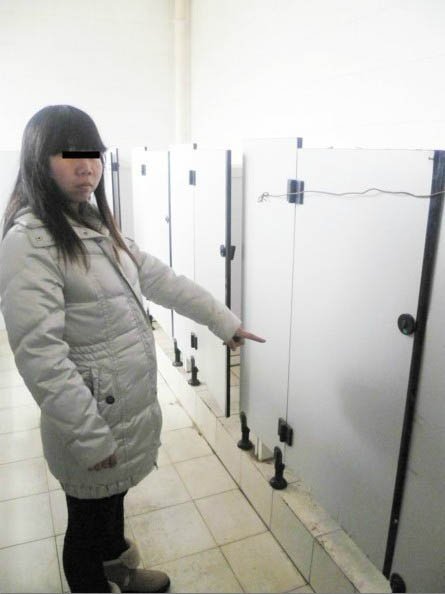 打工<em>妹</em>厕所<em>产子</em>将婴儿扔进下水道 称手足无措