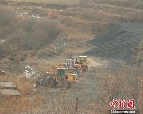 山西乡宁山区盗采资源致山体大面积遭破坏(图)