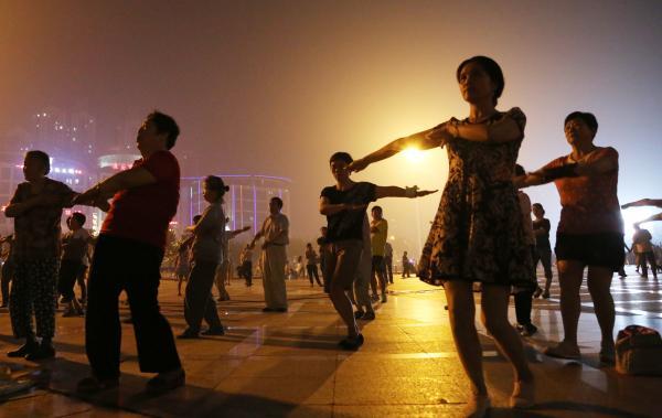 南京女教师去英国教广场舞:其实想跳民族舞(图