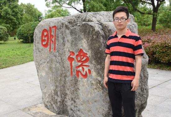 武汉90后学生开培训公司年赚百万(图)