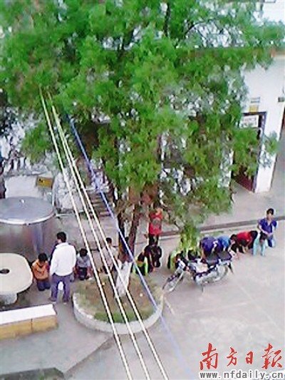 广西一中学近20名学生被罚跪操场 教师未受处分