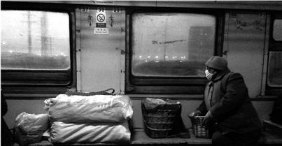 记者体验全国最便宜火车 1元钱乘大山火车(图)