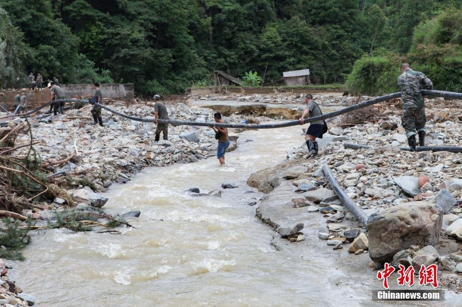 贵州黎平洪水过后一片狼藉 2万人受灾5人失联(图)