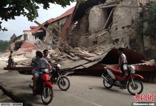 菲律宾7.2级地震已致至少10人遇难(组图)