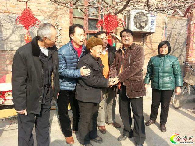 河南春晚紧跟时尚潮流用微视拜年