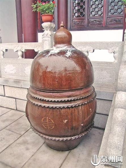 九华山僧侣圆寂后多“坐缸” 3年不腐便塑成金身