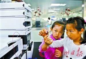 食品安全检测仪:三聚氰胺、硼砂一测便知