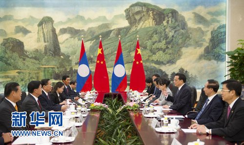 李克强会见老挝主席：促进中国-东盟关系发展