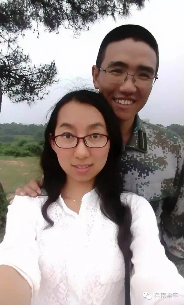 这位中尉着了魔:他把子弹壳磨成了婚戒