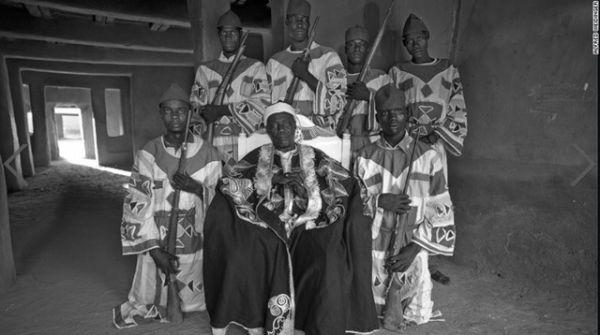 喀麦隆一部落首领娶妻近百 大部分从其父亲继承